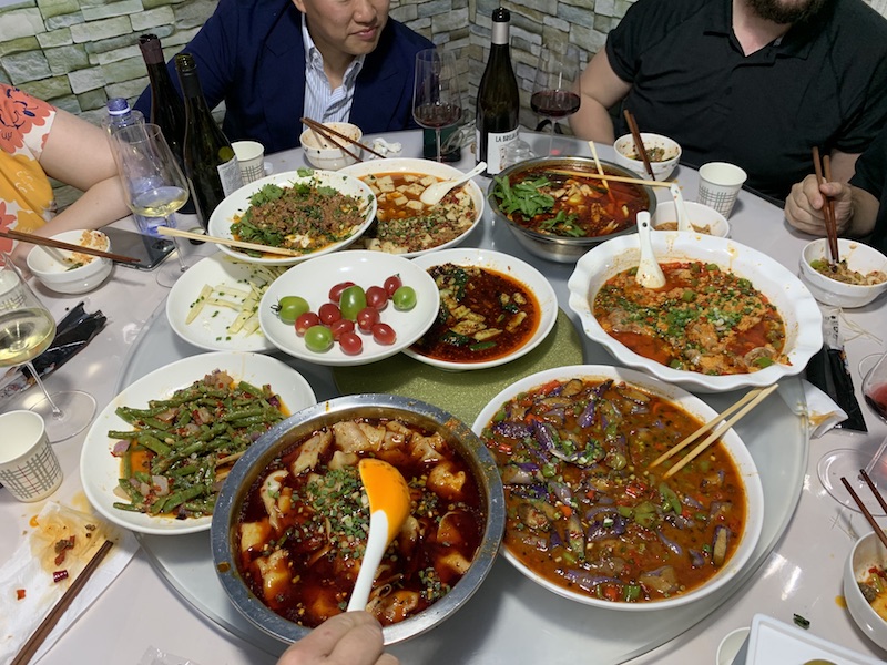 Menikmati Kehangatan Tradisi: Menjelajahi Kelezatan Autentik di Liu’s Family And Restaurant